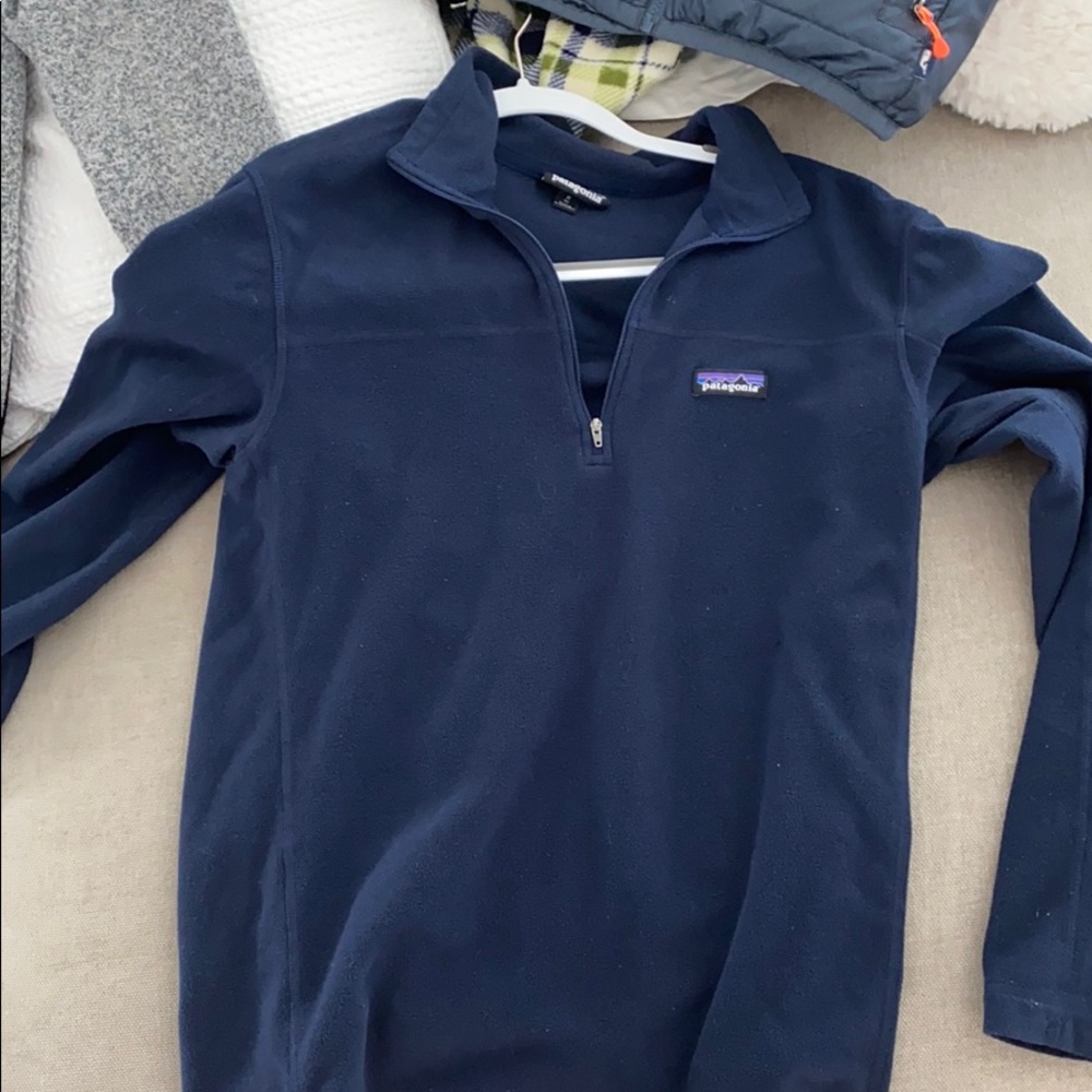 navy patagonia medium quarter zip